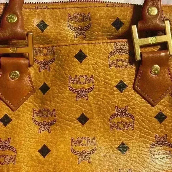 MCM Boston - Picture 7 of 8